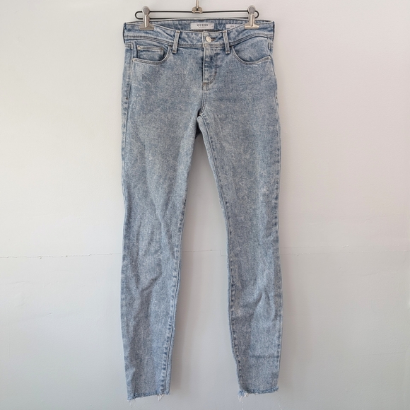 Guess Denim - Guess Women's Low-rise Skinny Raw Hem Light Acid Wash Jeans ~ Size 28 reg